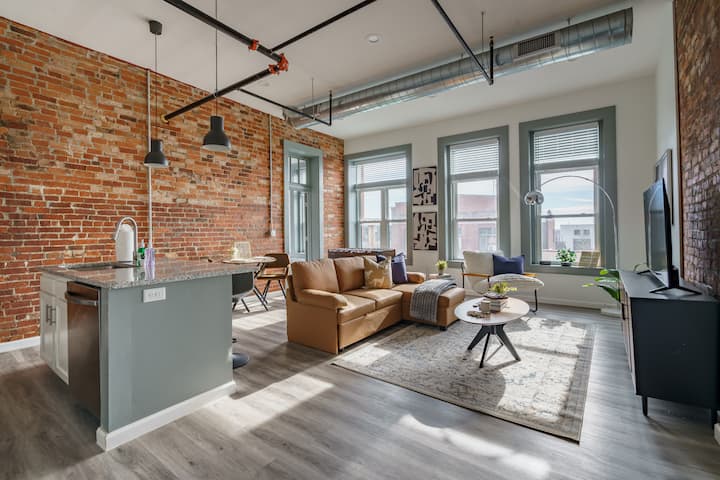 Arch City Lofts|right Beside Dt|king Bed|balcony - 콜럼버스