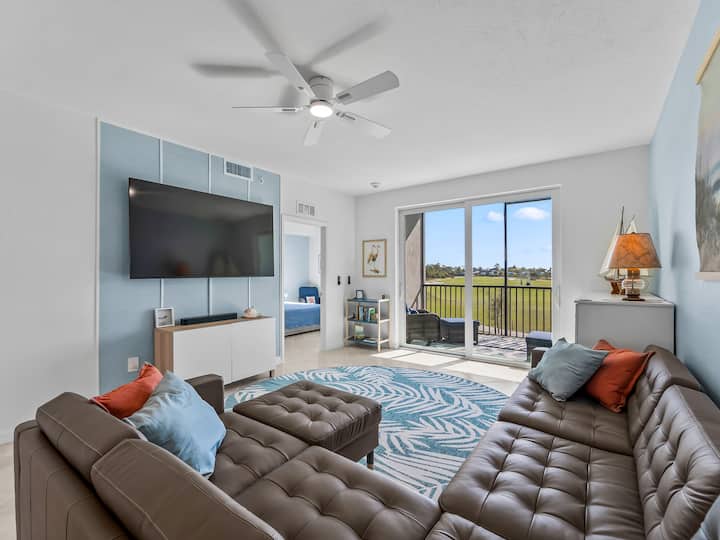 Sunny Lux Condo With Views Of Pond & Golf Course - North Port, FL