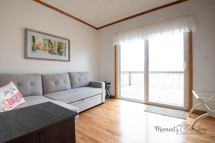 Sitting Room/Reading Room has a trundle bed which will sleep 1 adult or 2 small children