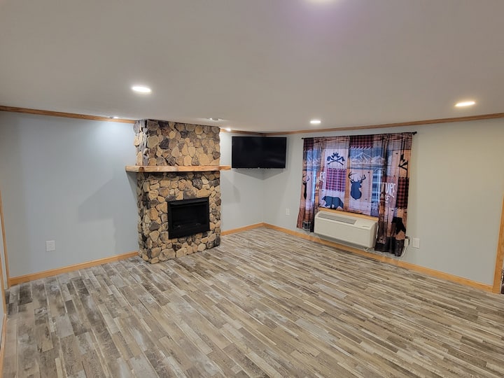 The River Rock Retreat - Burnsville, WV