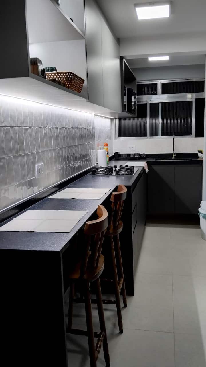 Lindo Quarto/sala-50m Da Praia-trabulsi-santos - Santos
