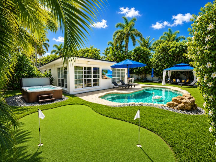 Private Tropical Resort: Pool, Hot Tub, Mini Golf - Fort Lauderdale, FL
