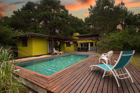 fAFNER house with pool, beautiful for families