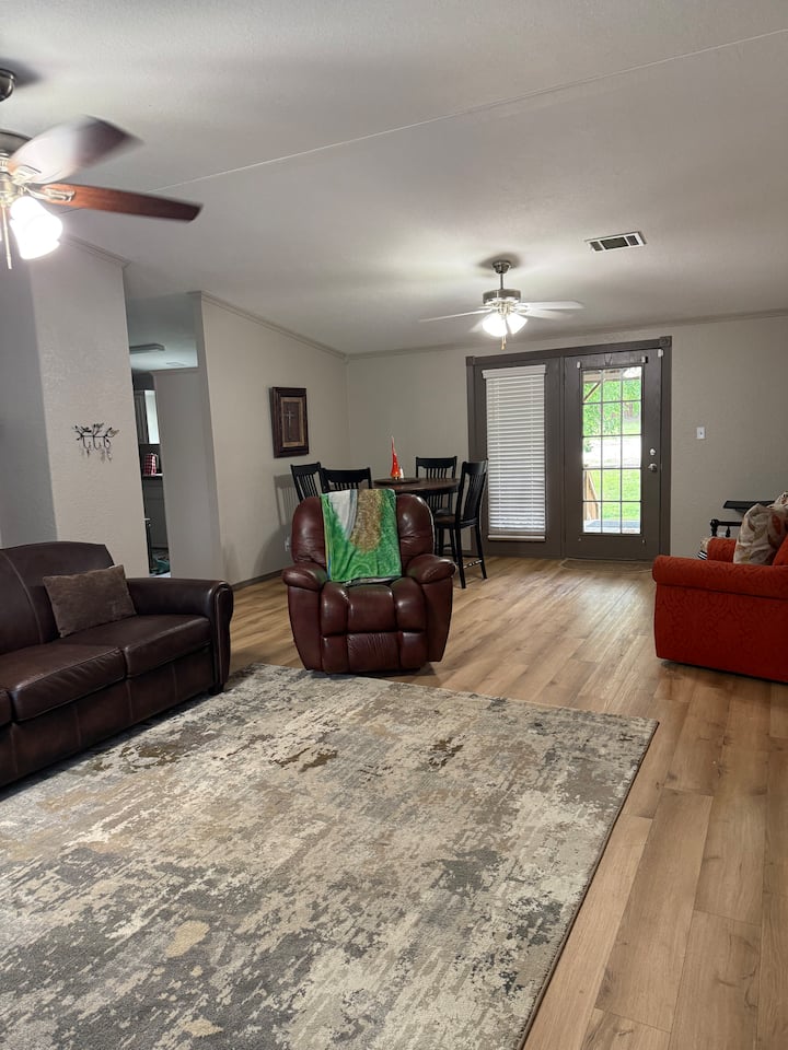 Home Away - Mansfield, TX