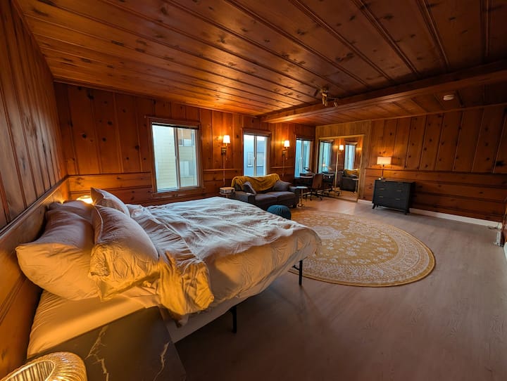 Large Private Room In Bamboo Veg Community House - San Francisco, CA