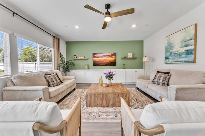 Bright 4br3b Private Patio|garage Access S#42426 - Menifee, CA