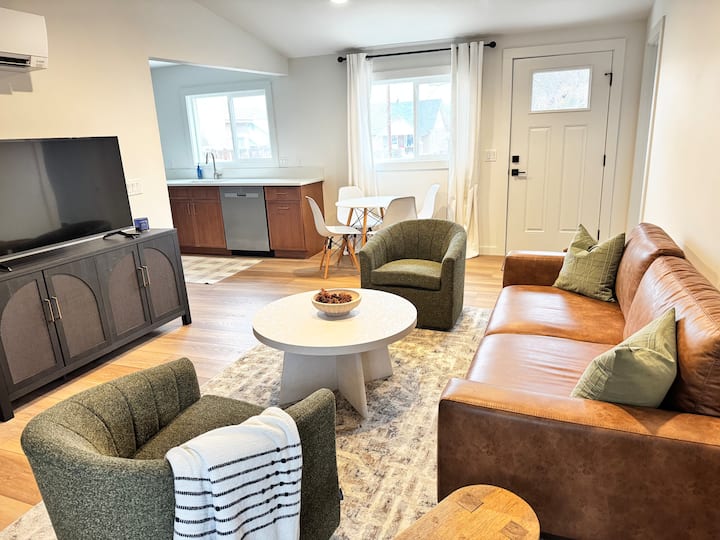 Bright And Airy Bungalow! All New With Charm. - ワナッチー, WA