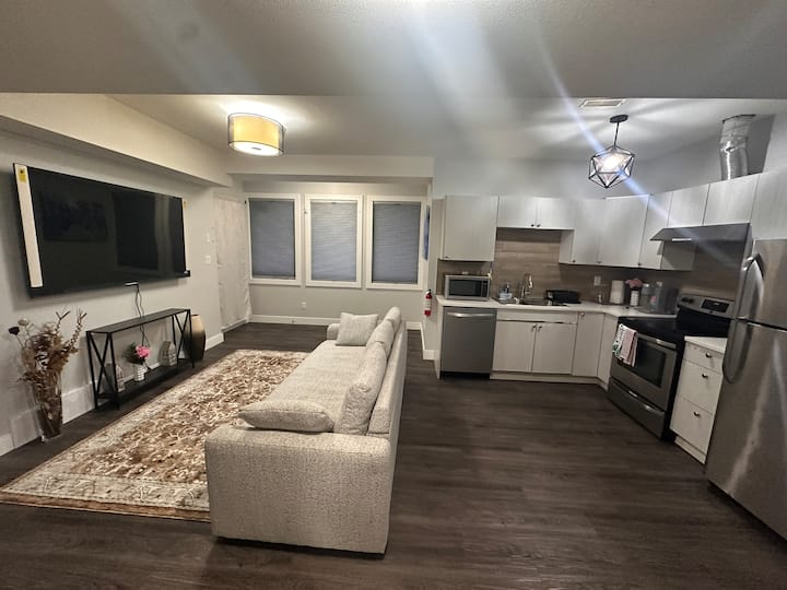 Stylish Open Cozy & Contemporary Living Space Cpg - Prince George