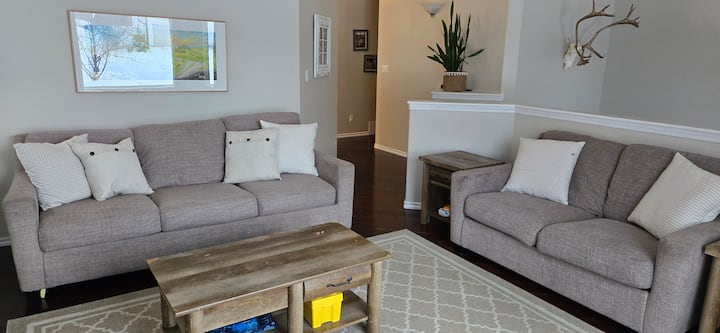 Entire Home Near Canada Games Center - Whitehorse