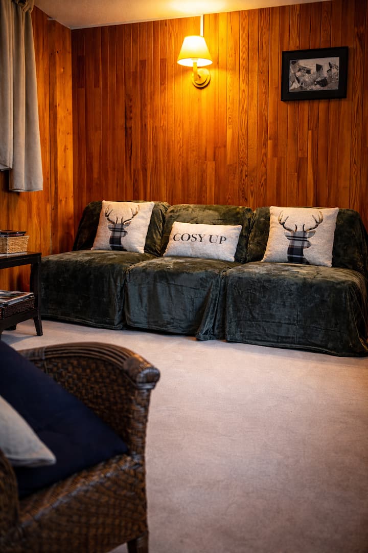 Splendid Ski-in/ski-out Historical Chalet! - Saint-François-Longchamp