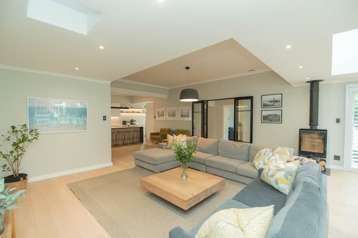 Family Home In The Heart Of Mill Park. - Gqeberha