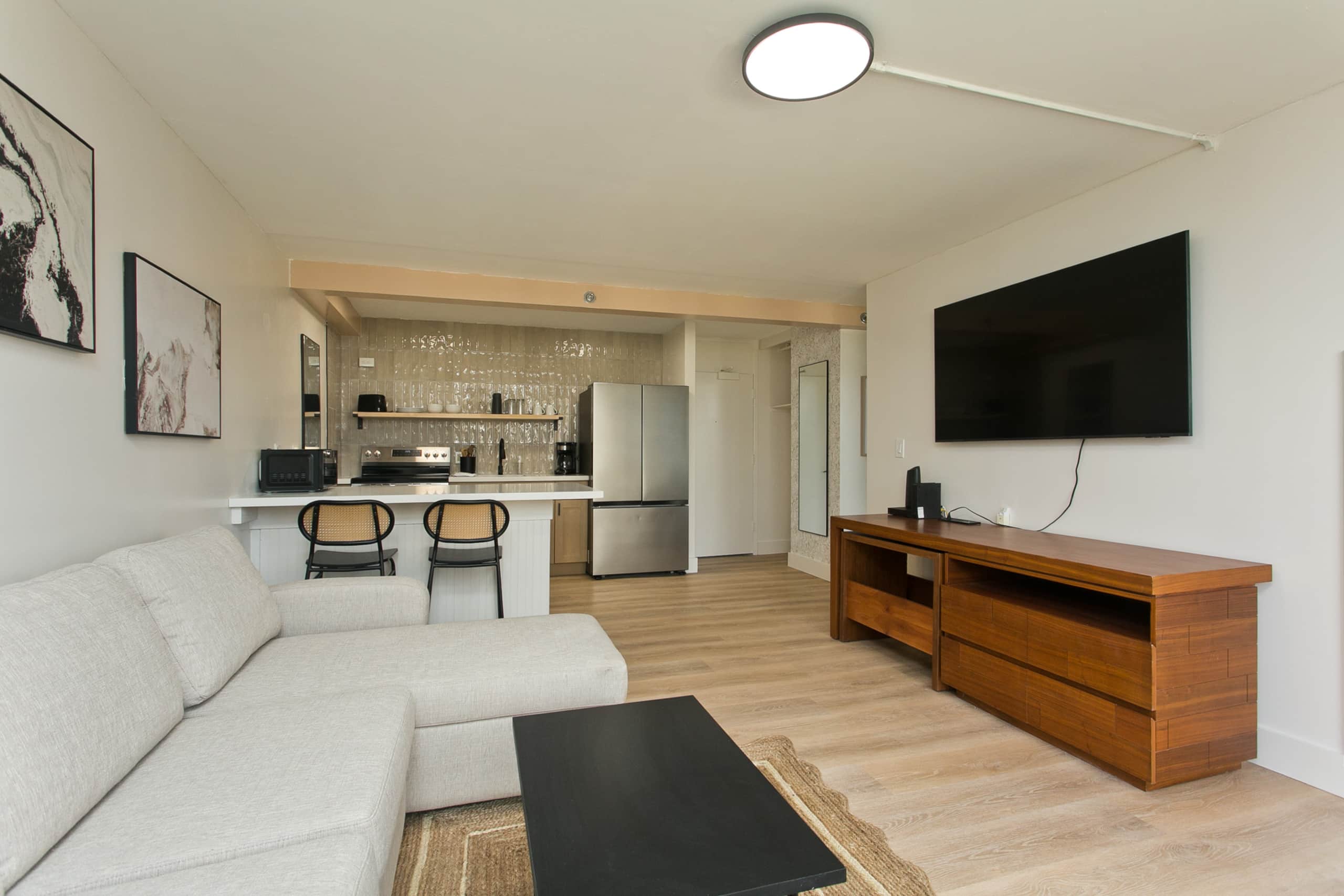 Waikiki Sunset New Remodel Cozy Free Parking! - Image 7