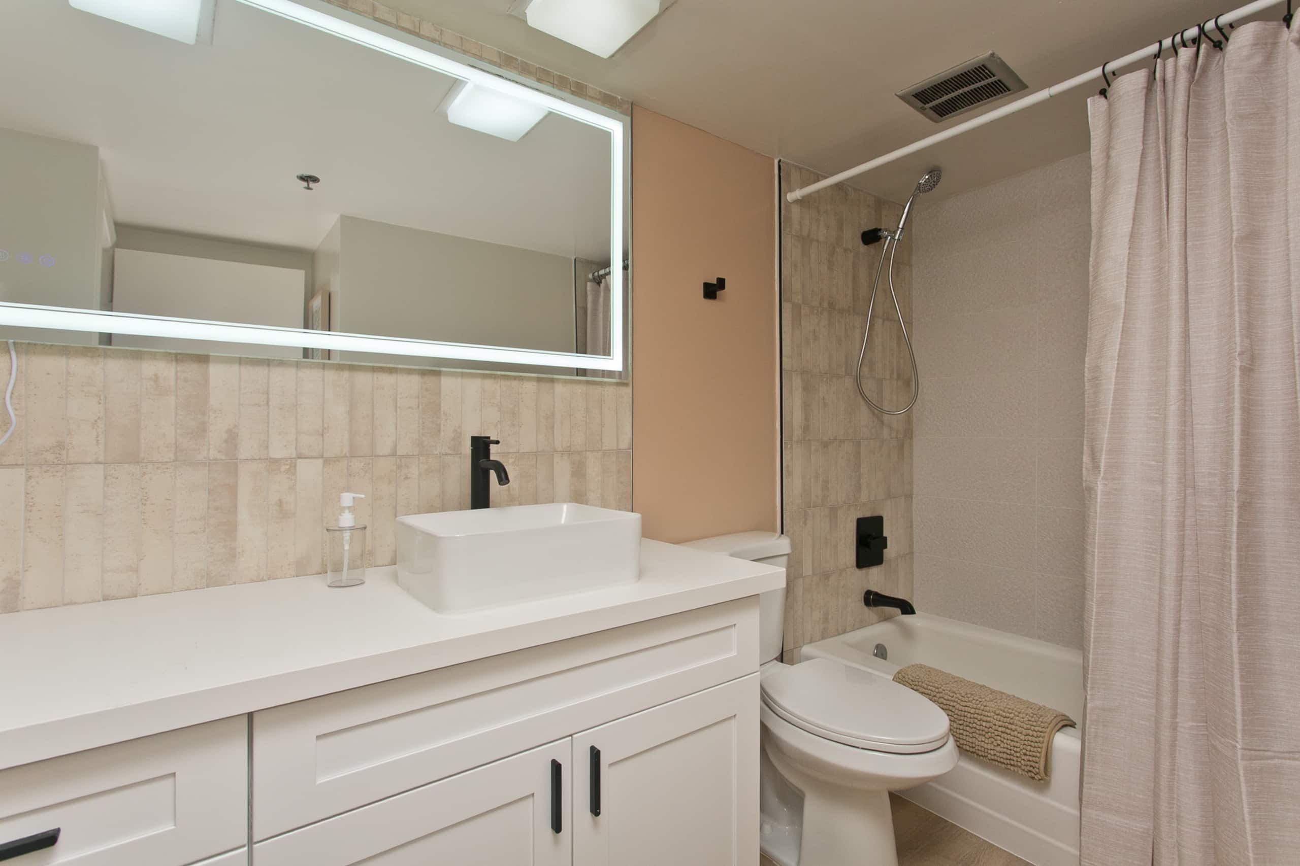 Waikiki Sunset New Remodel Cozy Free Parking! - Image 11