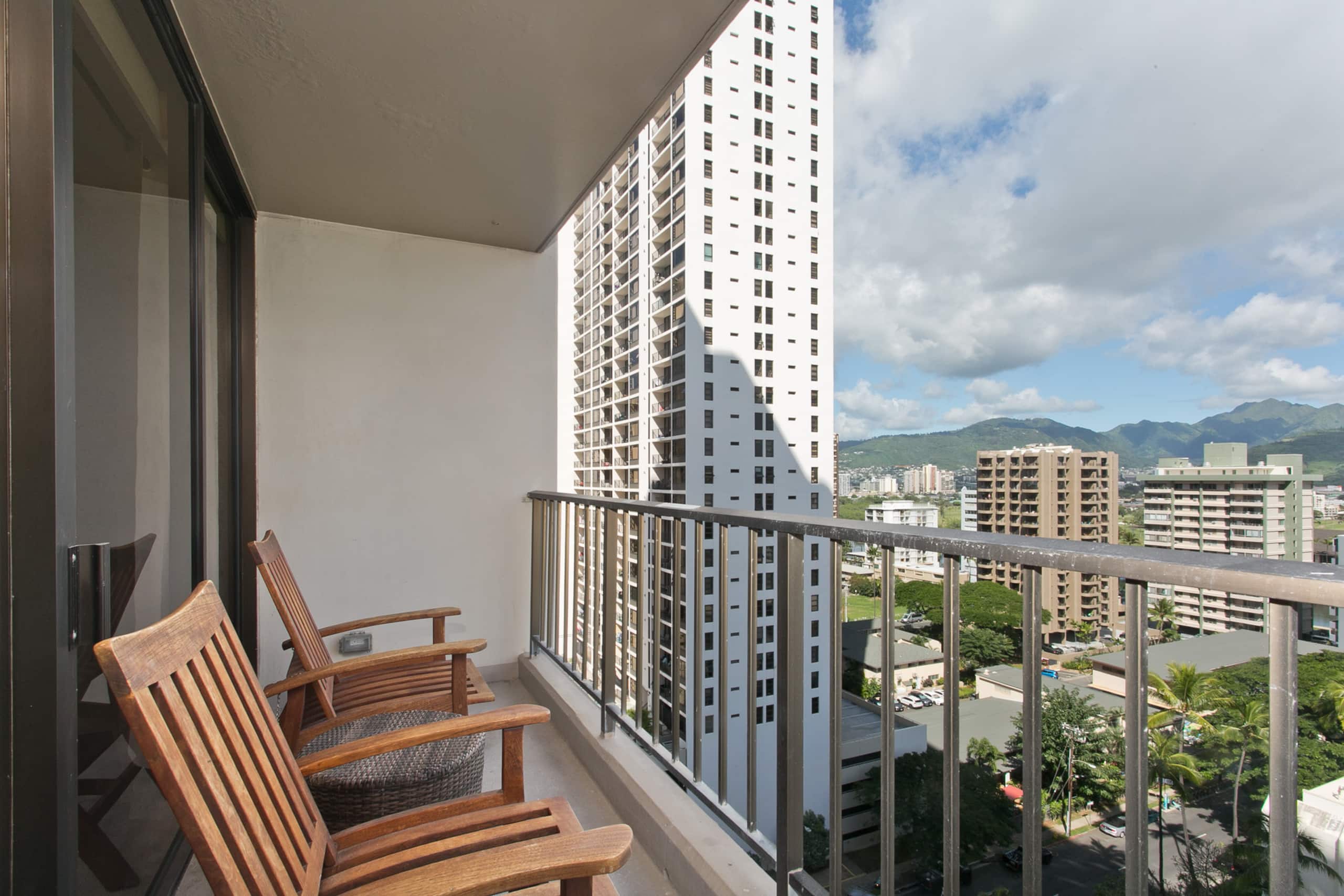 Waikiki Sunset New Remodel Cozy Free Parking! - Image 3