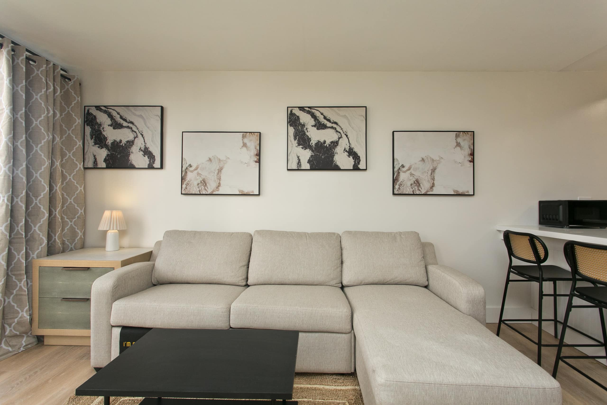 Waikiki Sunset New Remodel Cozy Free Parking! - Image 9
