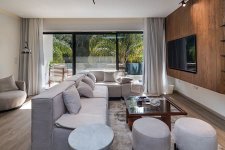 The Dream Home 2BR, Lakeview residence