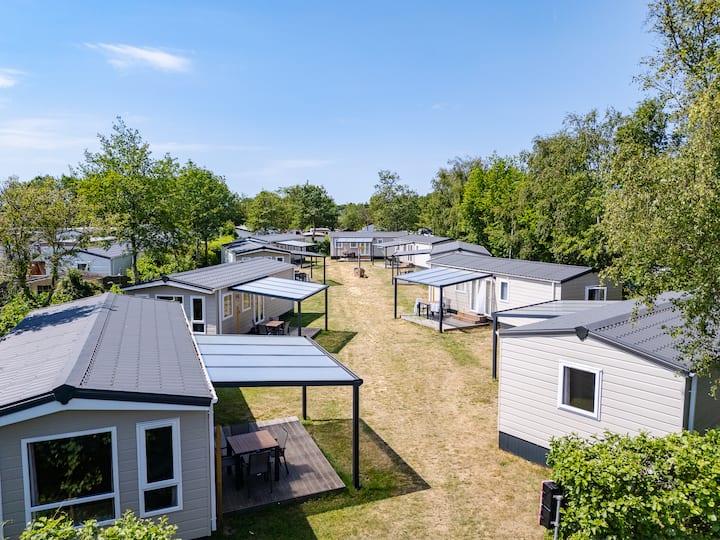Chalet ‘Vogel’ At A Family Campsite With A Terrace - Westenschouwen