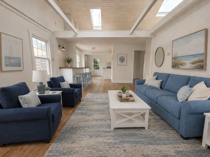New Charming Coastal Bungalow Steps From The Beach - Madison, CT
