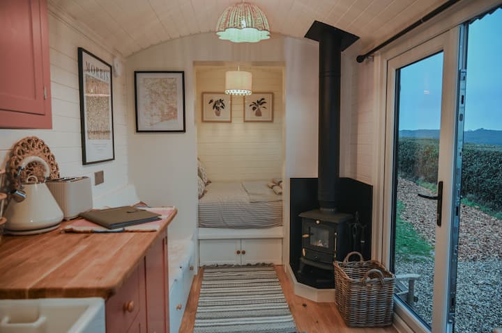 The Hut On The Hill - Kent