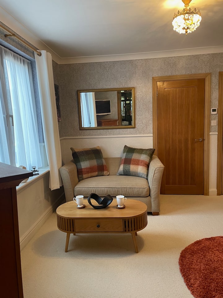 Deluxe King-size Four Poster B&b Bedroom - Mevagissey