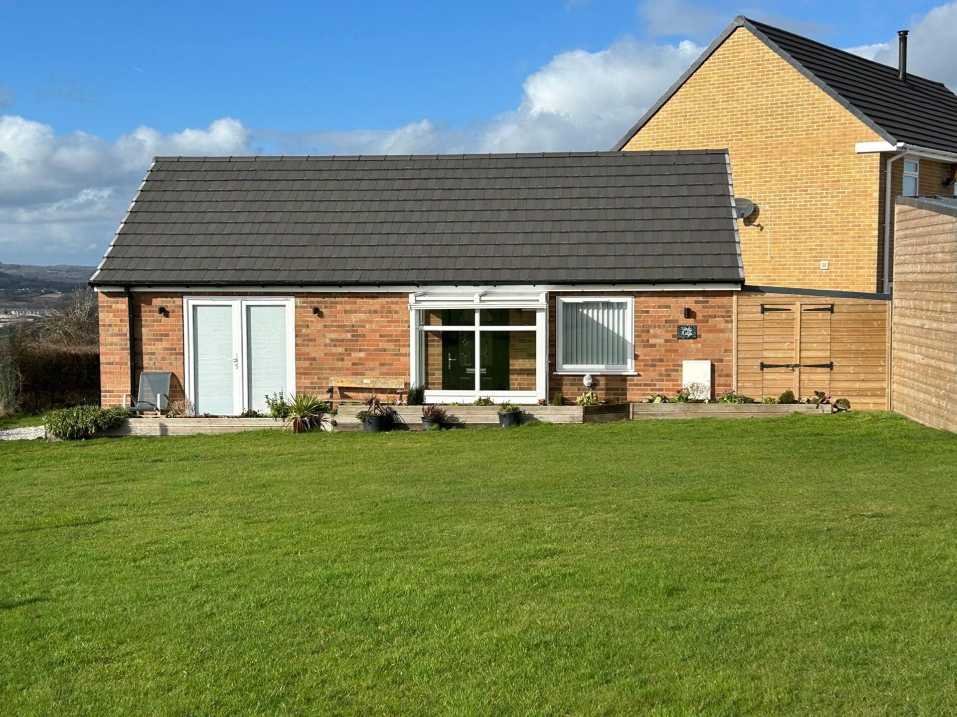 Windy Ridge. small bungalow with beautiful views