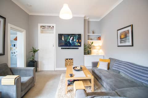 Top Airbnb: Bright Modern Lofty Flat • Space, Style & Calm! in Newcastle Upon Tyne