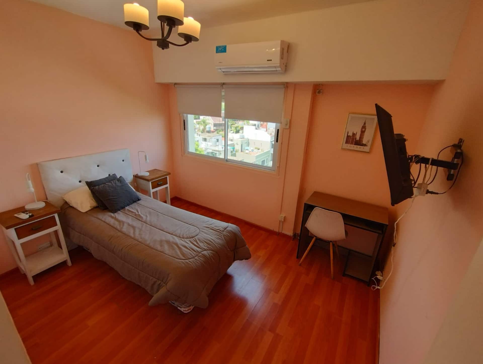Apartamento de 1 dormitório com ar-condicionado e varanda em Villa Urquiza