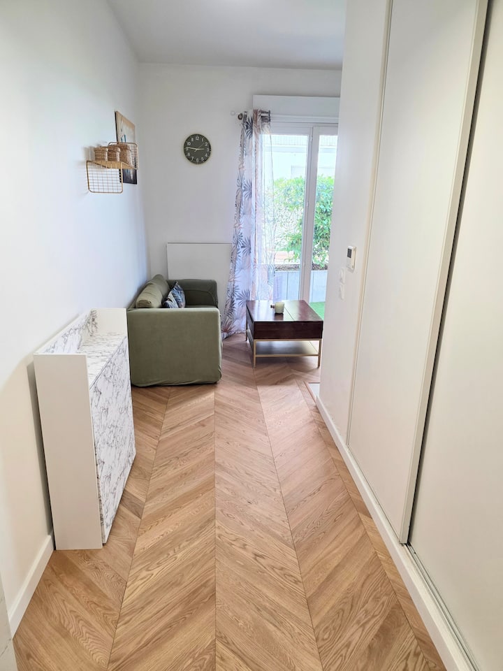 Paisible 2 Pièces Avec Terrasse Proche Métro 12 - Aubervilliers