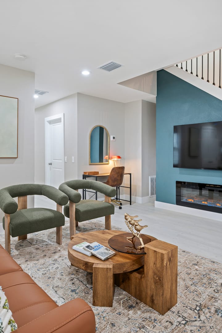 Three Little Birds | Historic Luxury Retreat - Lakeland, FL