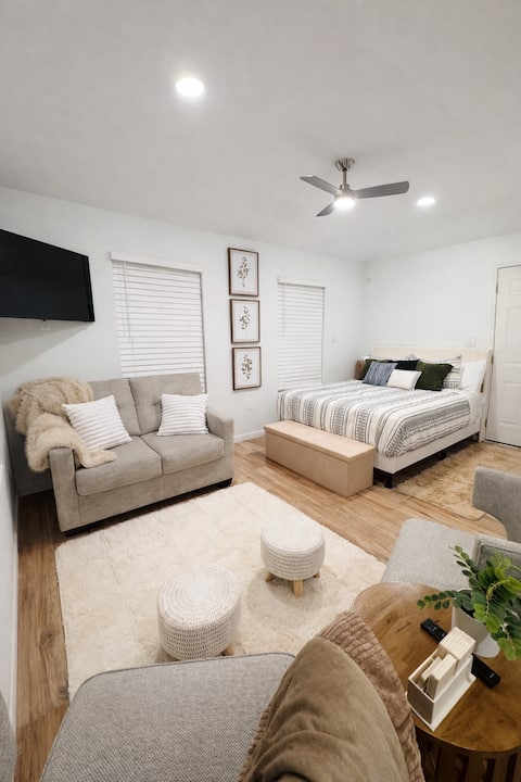 Top Airbnb: Cozy Countryside Cottage in Brownsville