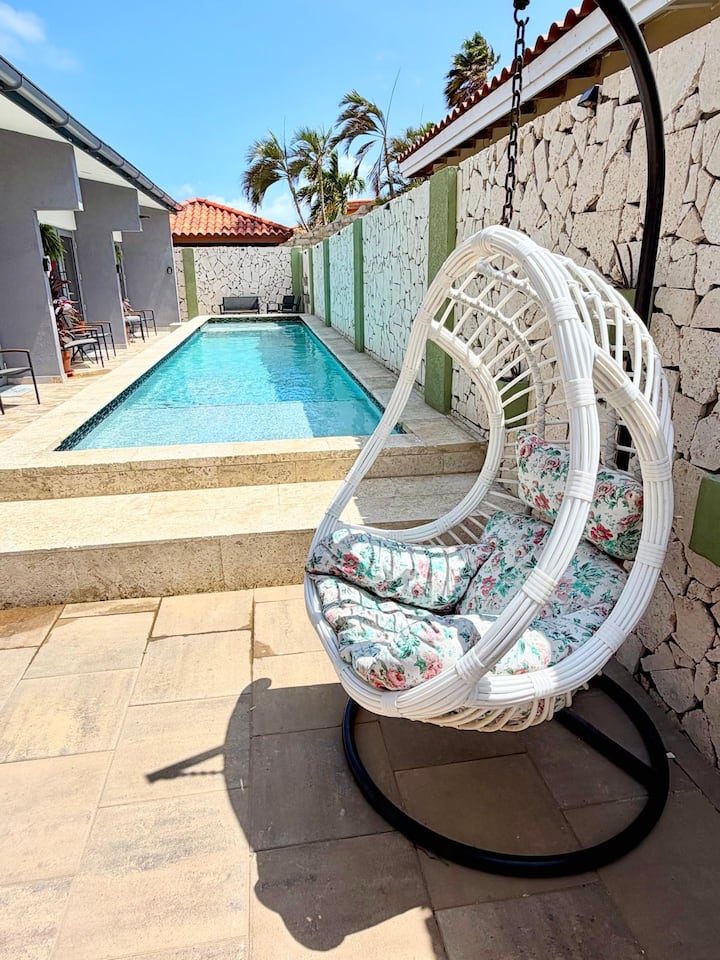 Boutique Poolside Apt Near Beach 4 - Aruba
