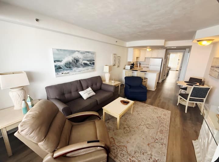 Oceanfront 1 Bdrm W/balcony, Pool, Hot Tub & More - Ormond Beach, FL