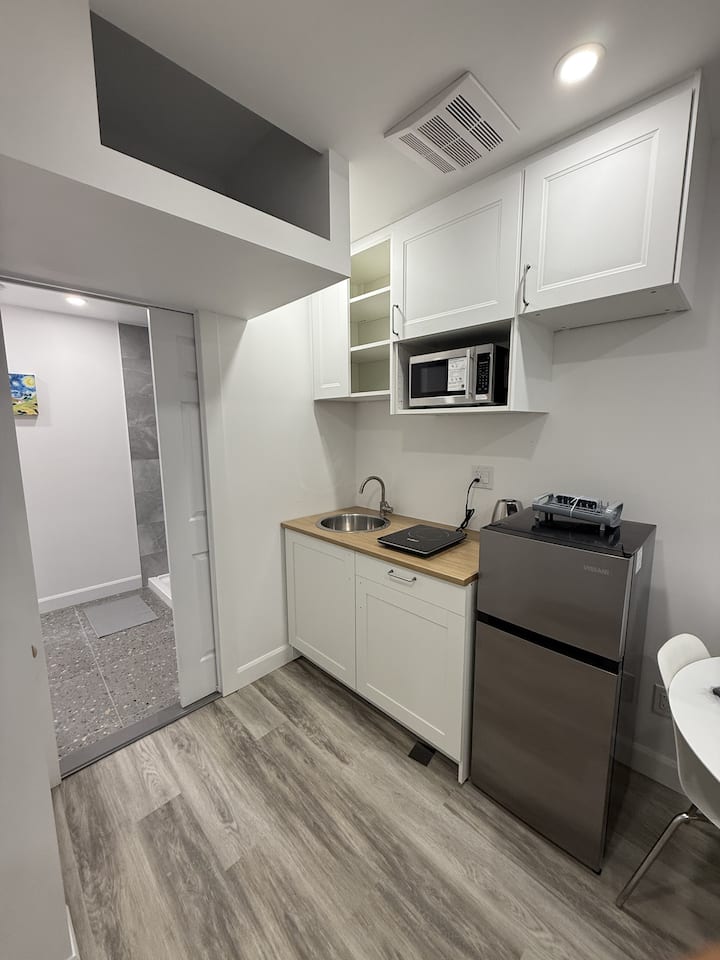 Downtown Studio With A/c At Berri Uqam Metro - Montreal