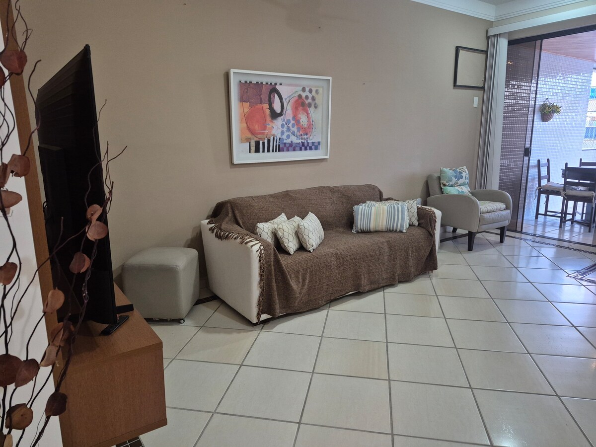 Airbnb em destaque: Spacious, Air-conditioned Apartment Close to the Beach em Macaé Rio Das Ostras Cabo Frio