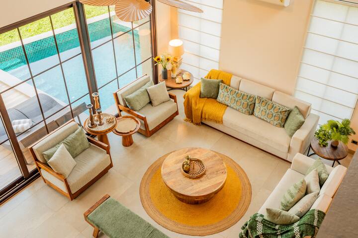 Living room image 7
