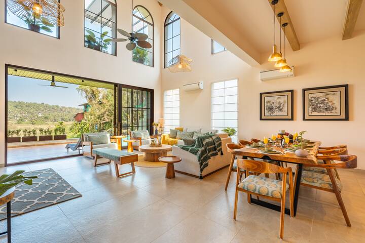 Living room image 6
