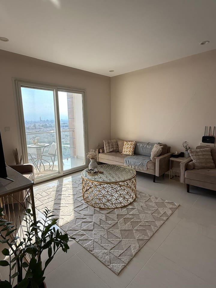 2br Beachfront Oasis | Balcony With Mountain View - Muscat