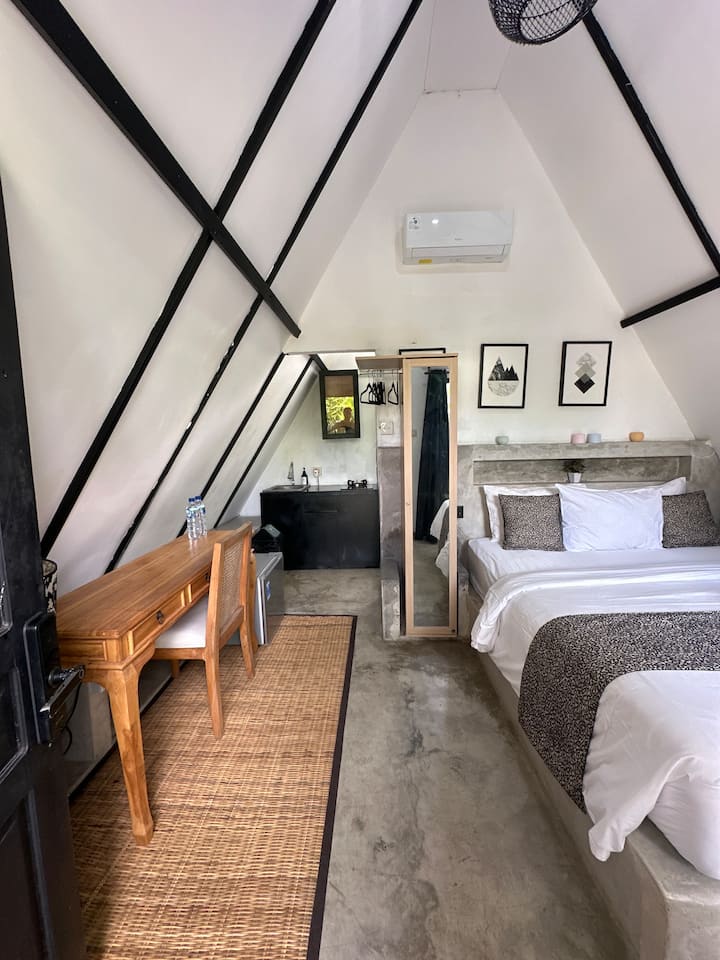 A Small Unique House In Pererenan - Bali