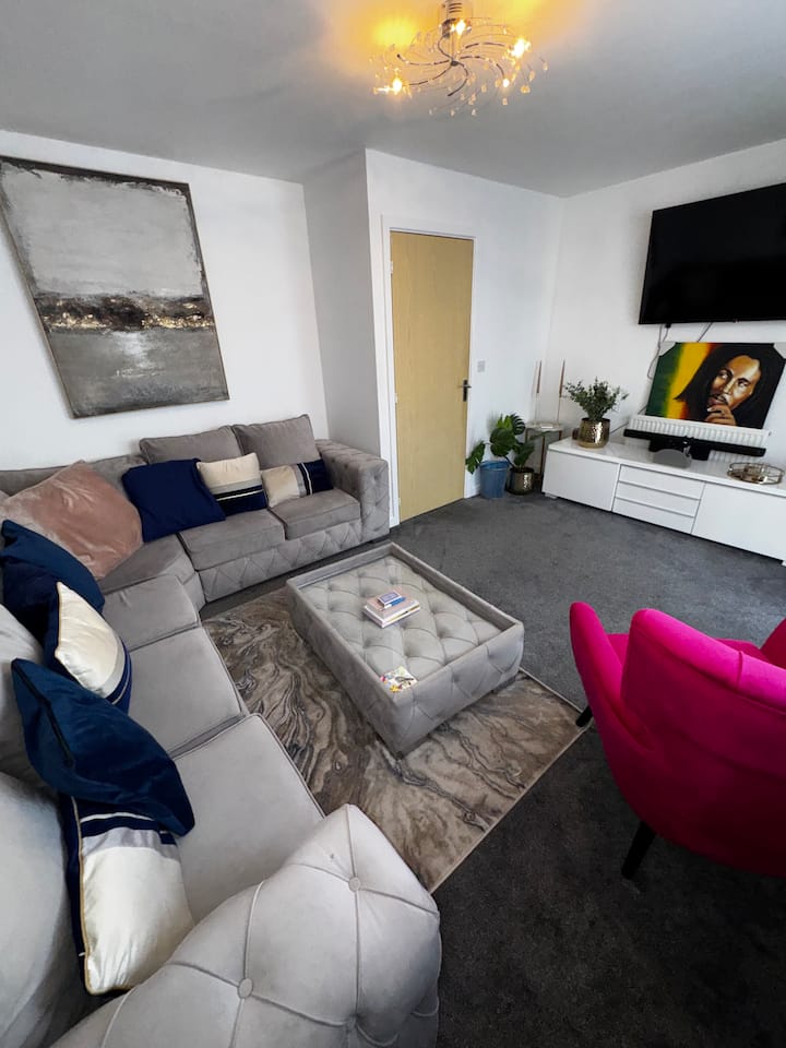 Flamingo Broughton Family/contractors Nest - Milton Keynes