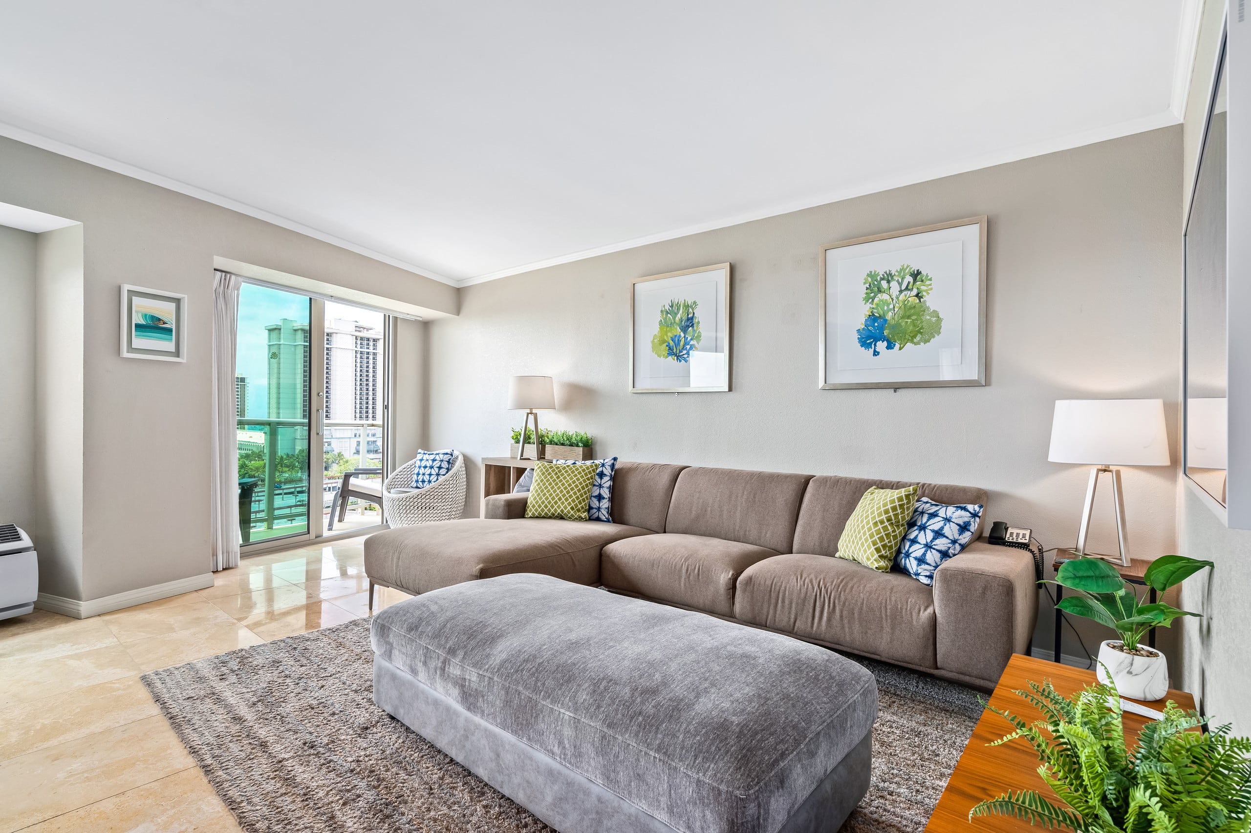 Luana Waikiki | 1 King Bed+1+Pool+Kithcen+Lanai 3x - Photo 6