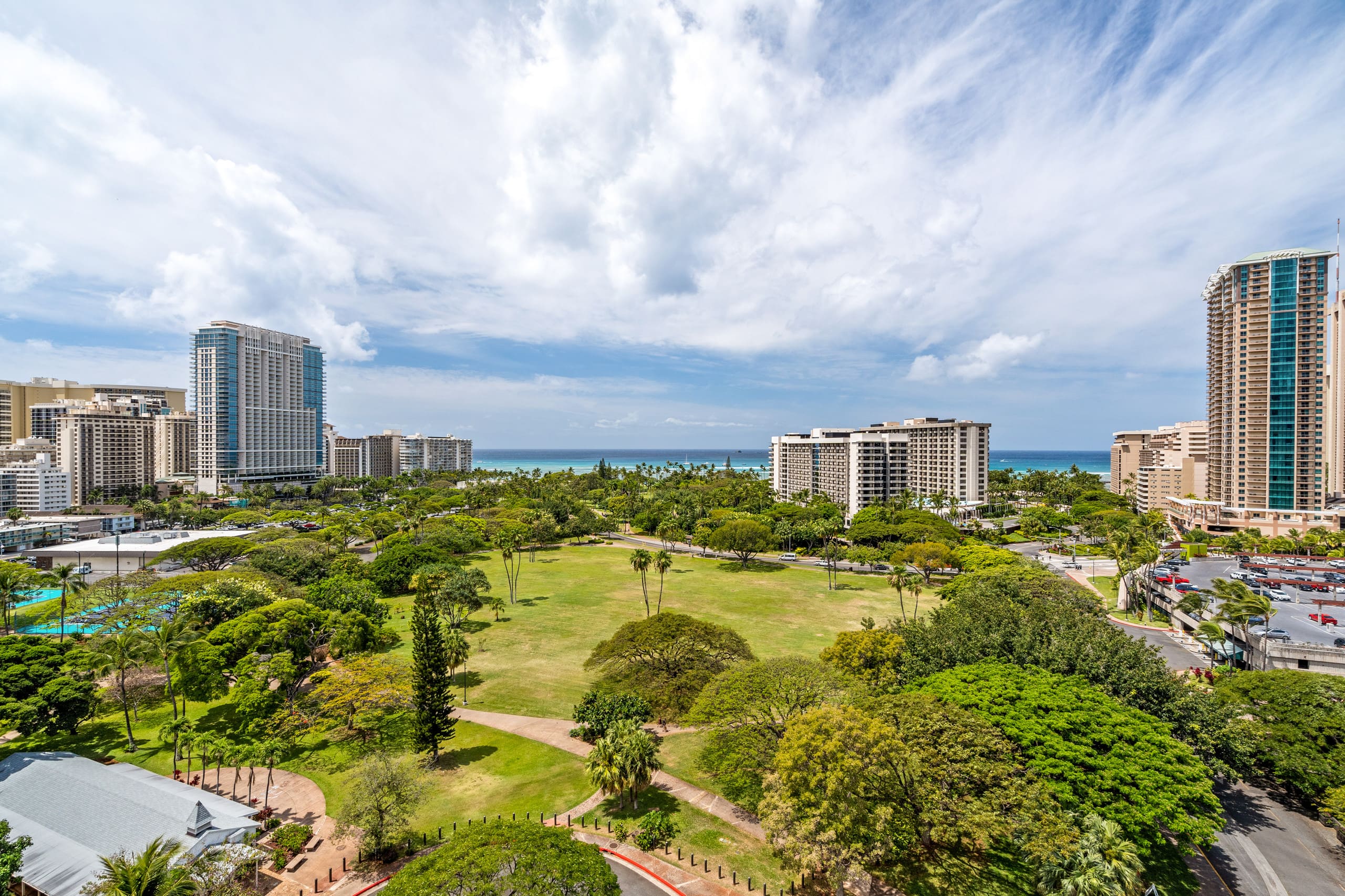 Luana Waikiki | 1 King Bed+1+Pool+Kithcen+Lanai 3x - Photo 26