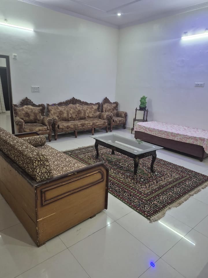 The White House|mathura| Entire 4bhk Villa - Mathura