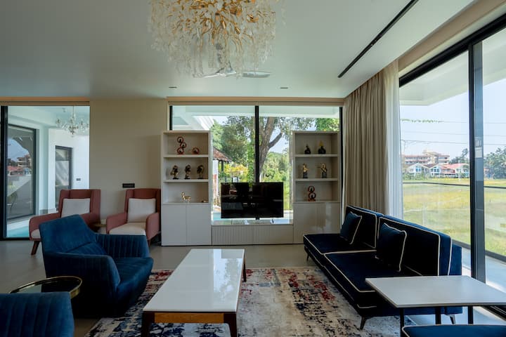 Living room image 3