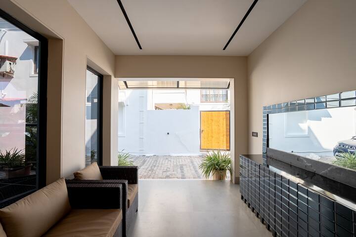 Living room image 7