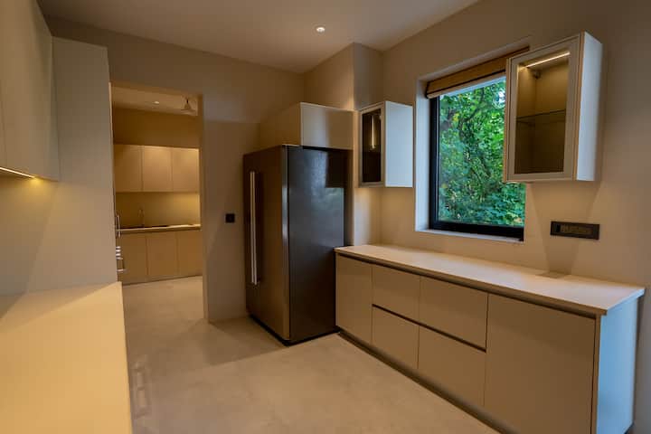 Full kitchen image 2