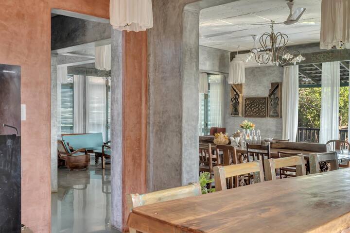Dining area image 3