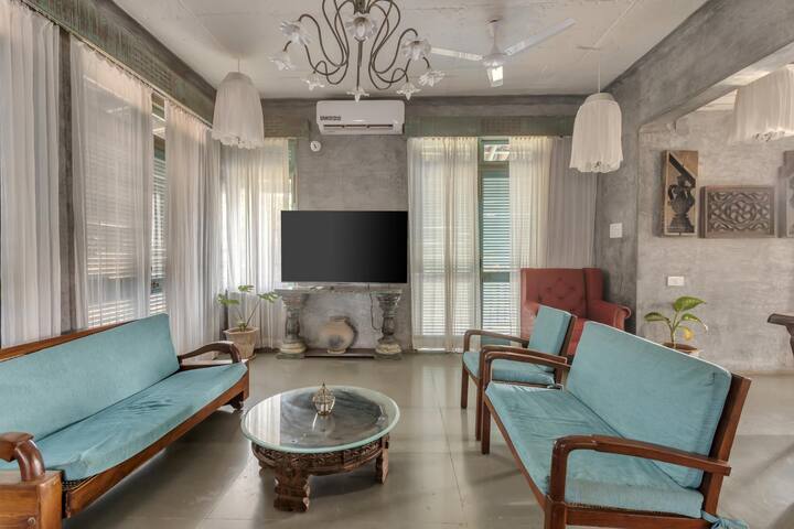 Living room image 1