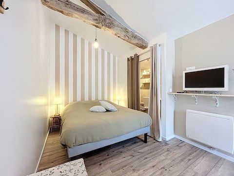 Top performing Airbnb: Charming Accommodation – 2 people / 5 minutes from Puy du Fou in Les Epesses