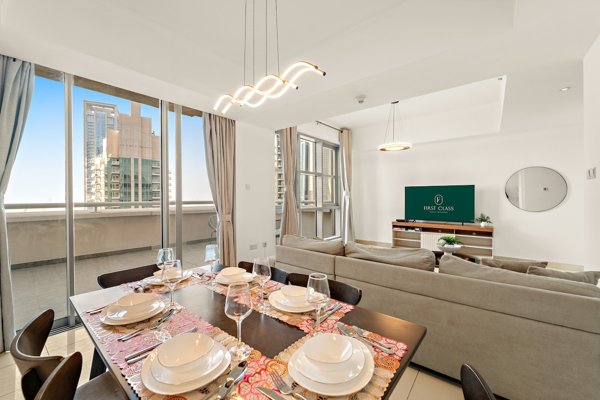 Picture Idea: First Class 3Br Prime Downtown City Lights