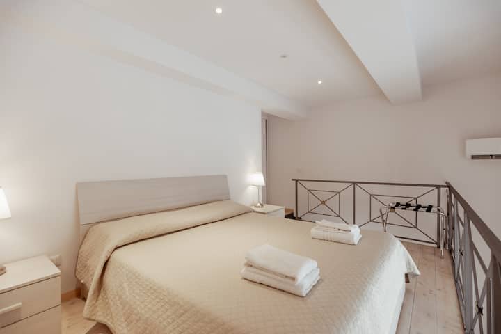 Palazzo D'auria 6 - Appartamento Deluxe 6 - Naples
